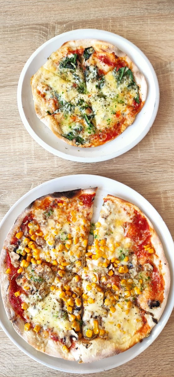 Pizzeria Pizza Pazza-7